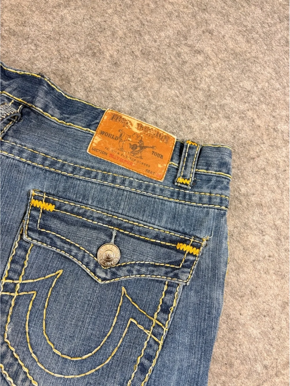 True Religion straight baggy blue jeans size 38x32